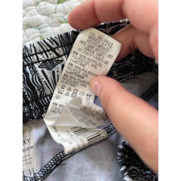 Roxy Short - Picture 4 of 4